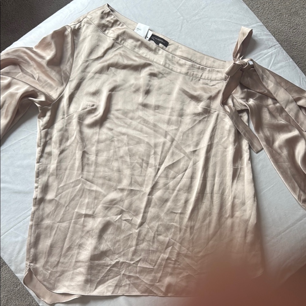 Elegant Gold Women's Off the Shoulder Top